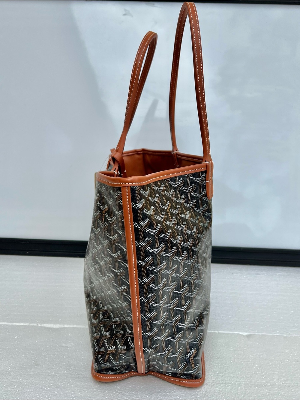 Goyard Tote Bag with Matching Pouch - Picture 9 of 16